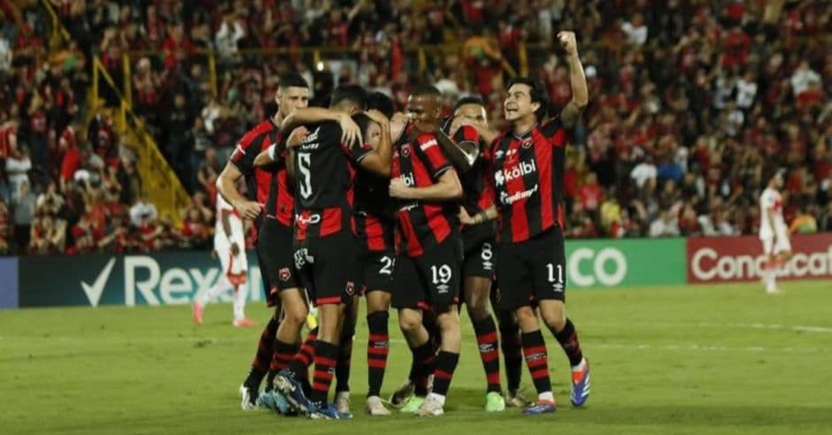 Alajuelense insiste en reclamo a la FIFA: “Somos bicampeones de Centroamérica”